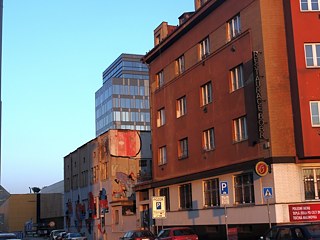 Trafačka mit dem Kunstwerk von Zed