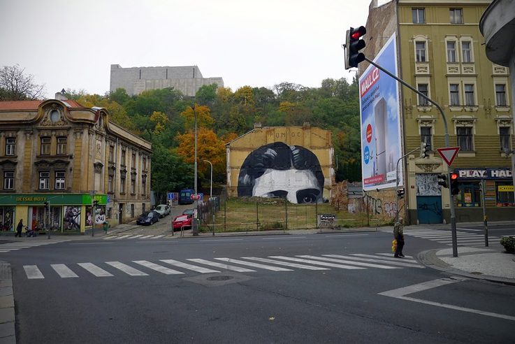 „Hilfe“, Kafkaporträt von Escif 