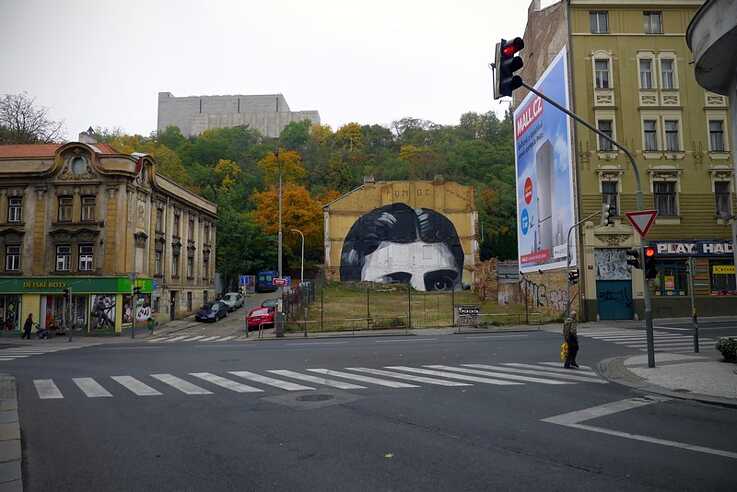 „Hilfe“, Kafkaporträt von Escif 