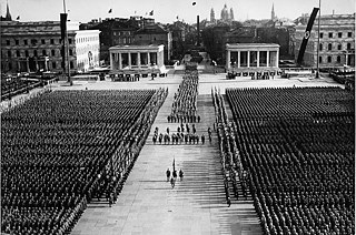 Königsplatz, Aufmarsch zur Gedenkfeier am 8./9. November 1936