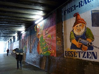 Podchod v Ellerstraße byl do roku 2010 celkem neutěšeným místem