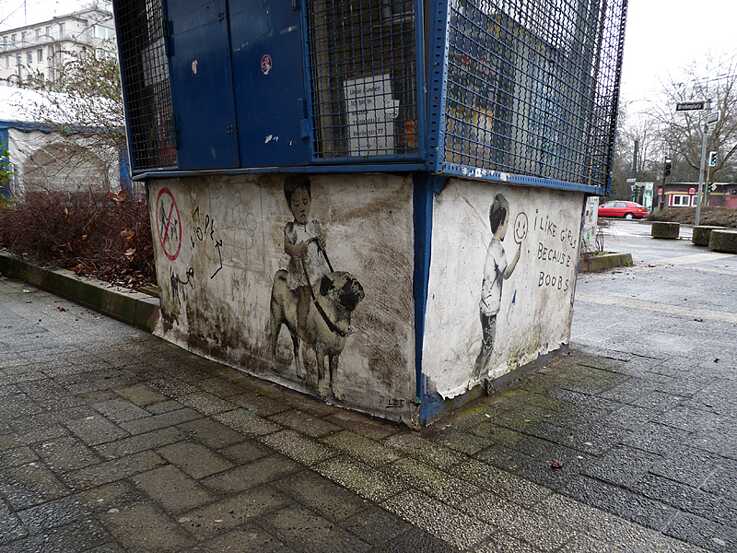 Die Streetart-Werke „I like Girls“ und „My Way“