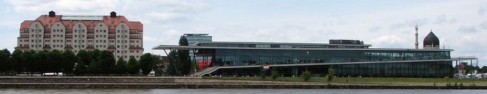 Congress Center: links neben dem Hotel Maritim