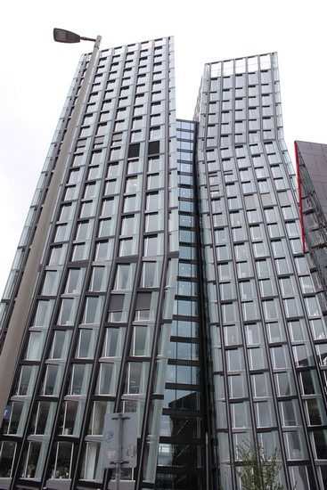 Tanzende Türme: Außenansicht vom Operettenhaus aus