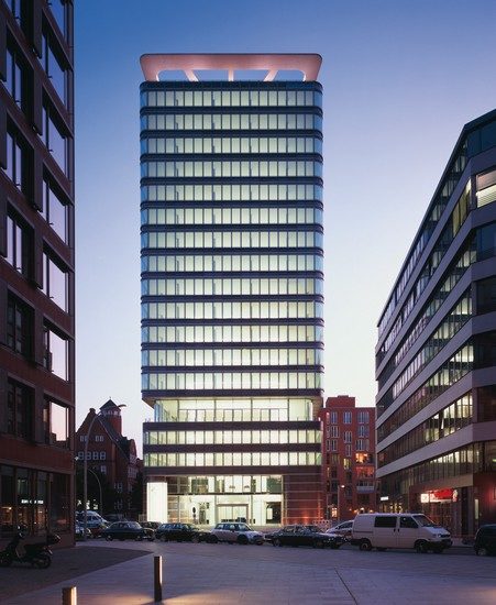 Der Astra-Turm bei Nacht