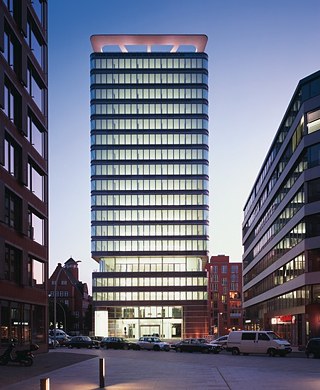 Der Astra-Turm bei Nacht