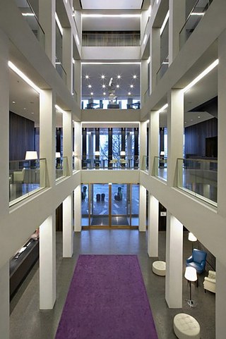 Empire Riverside: Lobby von oben