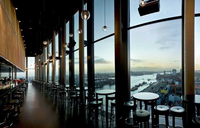 Empire Riverside, 20up, bar ve 20. poschodí