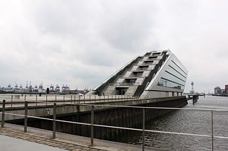 Dockland: öffentlich zugängliche Freitreppe