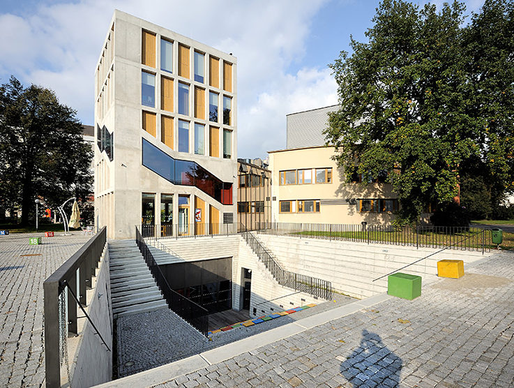 Aussenansicht der Erweiterung des Marionettentheaters | © Roman Polášek, 2011