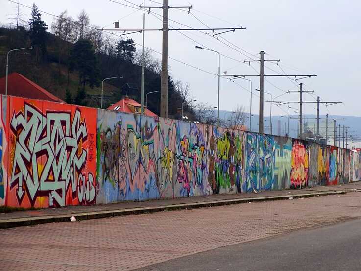 Pohled na kilometrovou stěnu