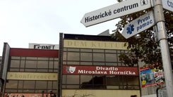 Das Haus des Grauens, gleich neben dem historischen Zentrum