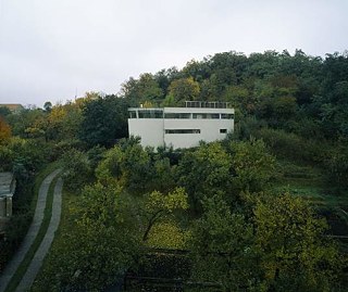 Polyfunktionales Haus mit Atelier 