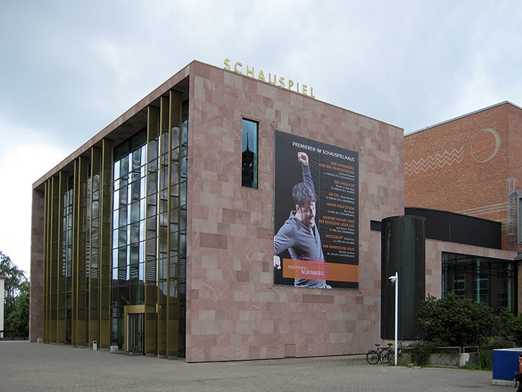 Schauspielhaus Nürnberg, Eingang