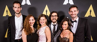 Ilker Çatak (vierter von links) und sein Team bei der Verleihung der Student Academy Awards 2015 