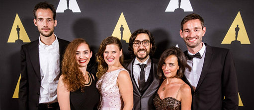 Ilker Çatak (vierter von links) und sein Team bei der Verleihung der Student Academy Awards 2015 