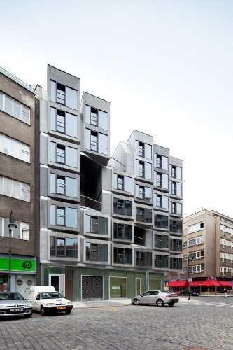 Wohnhaus mit Turnhalle 