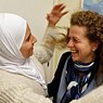 Die Syrerin Hend und die deutsche Helferin Heike sind Freundinnen geworden