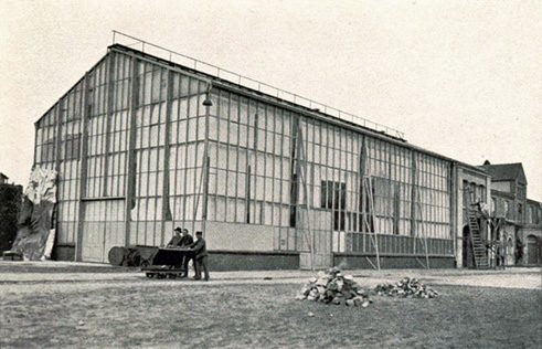Die Anfänge: Außenansicht des 1911/12 errichteten Gläsernen Filmateliers in Babelsberg