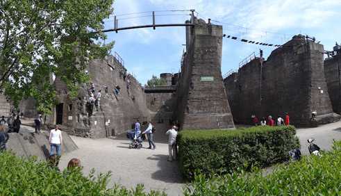 Dnes: Krajinný park Duisburg-Nord (Duisburg)