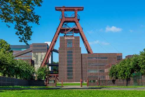 Dnes: Industriální památka Zeche Zollverein (Essen)
