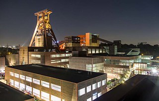 Das ehemalige Bergwerk Zeche Zollverein im Sommer 2015;