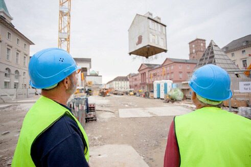 Die Stadt ist der Star, 2015, Leandro Erlich, Pulled by the roots