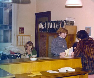 Sprachkurssekretariat des Goethe-Instituts Barcelona in der Calle Diputación im Jahr 1978. Im Foto: Erika Guri und Ellen Zielinski.