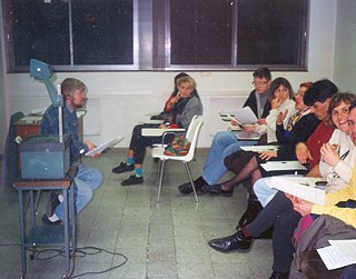 Deutschklassen in der EOI im Jahr 1993. Im Foto: Gerd Wessling.