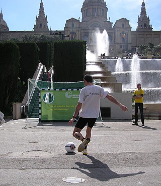 Fußballtorwand im Rahmen des Saló de l'Ensenyament 2006