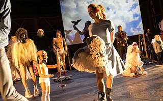 Surveillance in real time: the play “Supernerds”