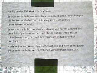 An die beiden Fickakrobaten im Haus ...