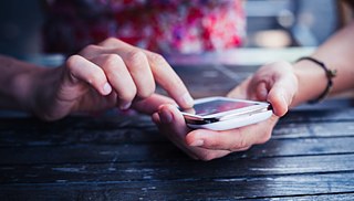 Eine App ermöglicht einen ersten Einstieg ins Deutschlernen.