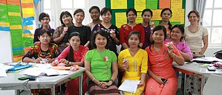 Lehrerinnen der Yangon Foreign Language School