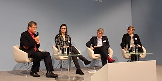 Über Sprachlern-Apps für Geflüchtete diskutierten (v.l.n.r.): Ernst Schatz, Stefanie Janke, Dr. Heike Uhlig, Ines Paland.