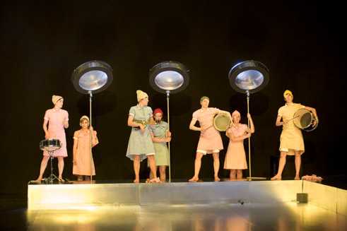 Jennifer Lacey und Nadia Lauro „Les assistantes“ (2008);