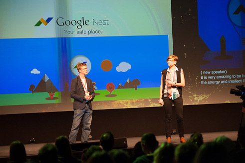 Gloria Swindle und Paul von Ribbeck präsentieren Google Nest.
