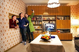 Panelákový obývací pokoj v Muzeu Německé demokratické republiky v Berlíně