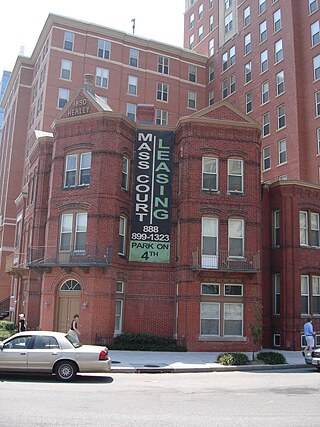 For many years, only the letter H was still visible as a reminder of 'HEALY'...