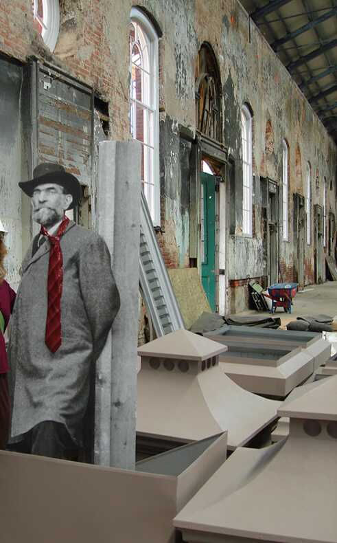 Adolf Cluss, Deutsch-Amerikanischer Architekt des Eastern Market, war zu Besuch, um den Fortschritt der Renovierungsarbeiten zu besichtigen. (July 2007)