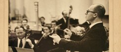  Fleischmann dirigiert das Irische Rundfunk-Symphonieorchester am 30. September 1953. Das Konzert mit Werken von Arnold Bax findet in Gegenwart des Komponisten statt. Bax stirbt am 3. Oktober 1953 in Cork während eines Besuches bei Familie Fleischmann. 