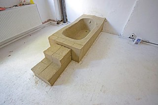 Helen Acosta, Sandbadewanne