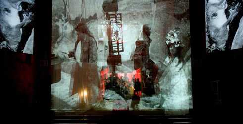„Eine Kirche der Angst vor dem Fremden in mir“ (2008) ein Fluxus-Oratorium.