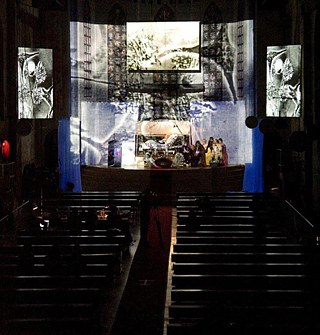 „Eine Kirche der Angst vor dem Fremden in mir“ (2008) ein Fluxus-Oratorium.