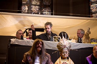 „Eine Kirche der Angst vor dem Fremden in mir“ (2008) ein Fluxus-Oratorium.