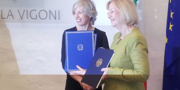 Am 3. Mai 2016 haben Deutschland und Italien im deutsch-italienischen Zentrum für europäische Exzellenz Villa Vigoni am Comer See eine neue dreijährige Absichtserklärung zum Thema Übergang von Schule und Beruf unterzeichnet.
