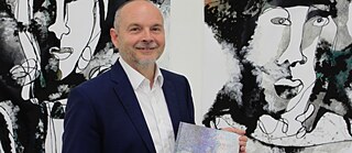  Prof. Henning Eichinger presenting the second publication