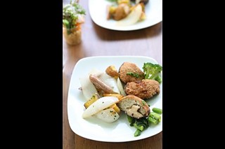 Antes do workshop, os participantes desfrutam do buffet de Roppongi Nouen.