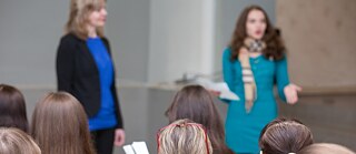 Teacher-Slam: Eine Slam-Stunde Deutsch © © Goethe-Institut Teacher-Slam: Eine Slam-Stunde Deutsch