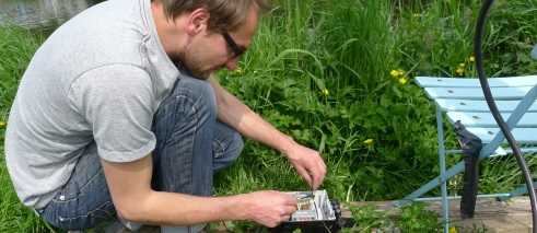 Sound engineer Eckehard Güther working on the sound installation
